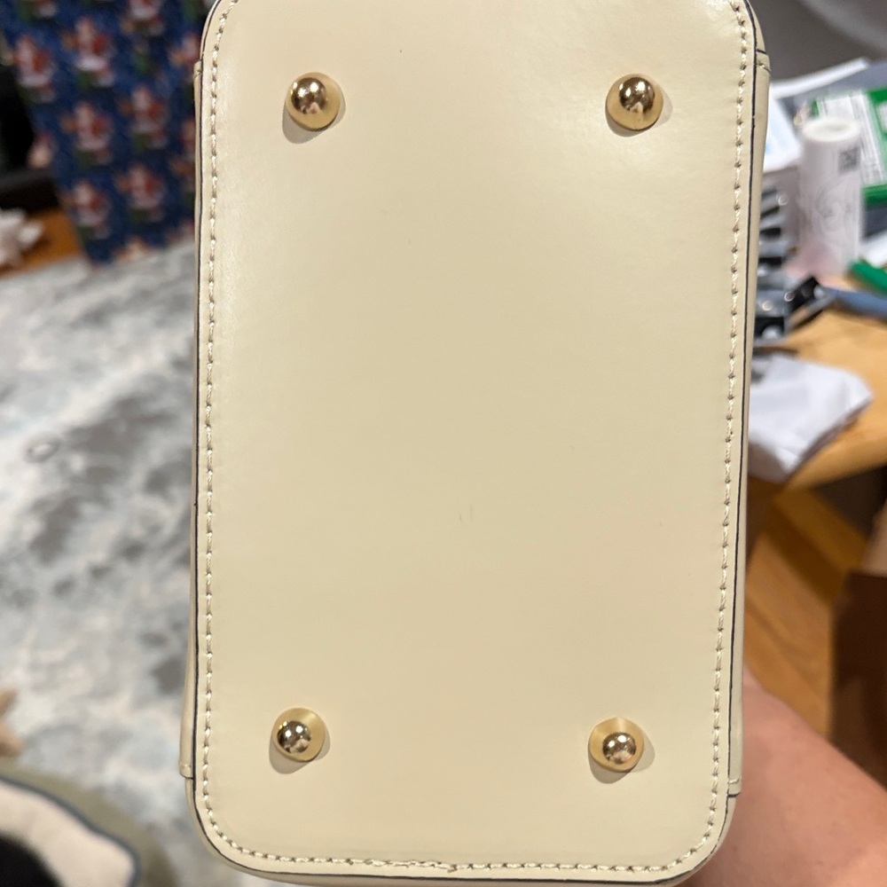 Viola Castellani genuine leather and suede convertible backpack in an ivory - Picture 9 of 9